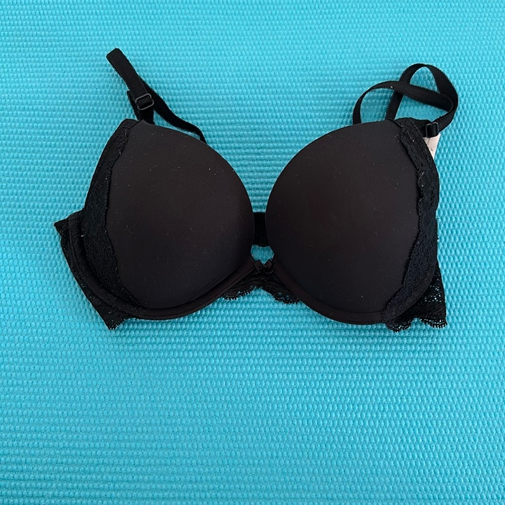 Black Victoria’s Secret Bra